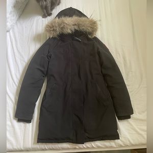 Canada goose Victoria Parker in size small.